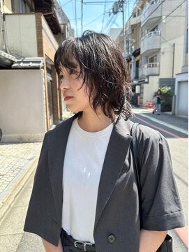 クルー(Creww KYOTO) くしゃっとパーマ動かすミディアムウルフ