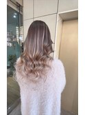 ハイライトカラーミルクティーベージュレイヤーカット