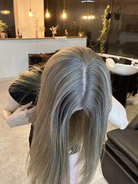 ウル 岡山駅店(ULu.) ホワイトグレージュ