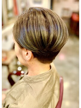 サーティエイト(38) 50代丸みハンサムショート/くびれ/ふんわり