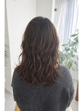 ニア 栄(nia) 大人レイヤー セミロング 髪質改善 朝楽ヘア