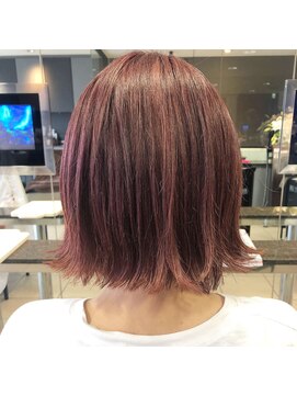 ファイブヘアーブティック(FIVE HairBoutique) ピンク系カラーで切りっぱなしボブ