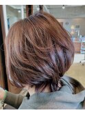 マロンベージュくびれヘアひし形ウルフショートボブ30代40代50代
