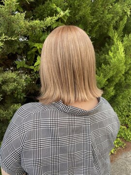 エトランジェ(Etrange) ミルクティーベージュ