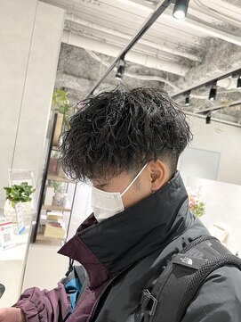 キートス(Kiitos) 大バズりスタイル 美シルエット 無造作波巻きパーマ