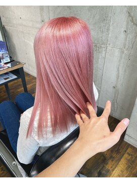 ガルボ ヘアー(garbo hair) ハイトーンピンクカラー