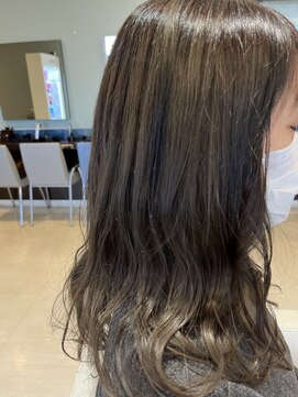 アメイジングヘアー 美沢店(AMAZING HAIR) オリーブベージュ/ニュアンスカラー/透明感/ゆるふわロング