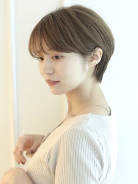 アイスバーグ(eyesburg) 20代30代大人かわいいショートボブｘ小顔ひし形パーマ耳掛けヘア