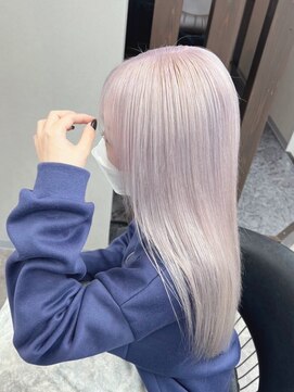 エミーバイモアムー(Emmie byMoremuu) 【アイリ】ハイトーンホワイトカラー