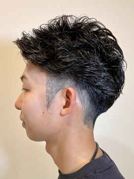 レヴィア(REVIA) メンズカットスパイラルパーマ刈り上げツーブロック