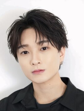 オーシャントーキョー ウエスト(OCEAN TOKYO WEST) ラウンドマッシュシースルーフェザーパーマセンターパート