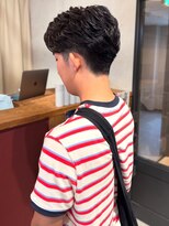 アトリエ(atelier.)&nbsp;メンズパーマ 刈り上げ ツーブロック 黒髪 スパイラルパーマ