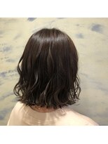 エムズキュラティフ(e'mZ Curatif) 切りっぱなしボブ