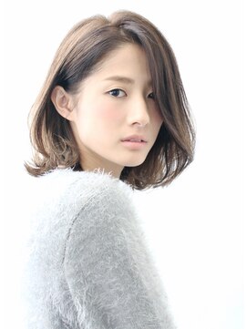 バーナードバーナード 浅草(bernard BERNARD) ☆シルエットの綺麗な大人のミディアムロブ