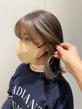 エイト新宿店(EIGHT shinjuku) ベージュインナーカラー◎