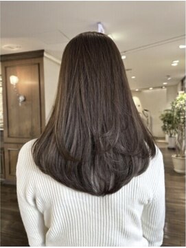 ザック ヴィ(ZACC  vie) レイヤーカット/セミロング/艶カラー/学割U24