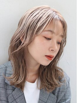 スカイジュース(Sky Juice)の写真/ハイトーンカラーもケアブリーチでダメージレス◎白髪を活かす、白髪ぼかしもお任せください！