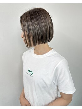 スラッシュ ホワイト(SLASH white)の写真/白髪ぼかしは《大人女性の新常識》女性の悩みである白髪を「隠す」義務的から「魅せる」楽しむカラーへ◇