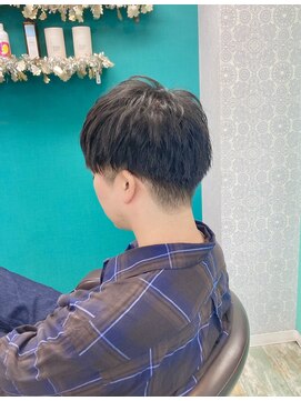 ファンプラス(FUN +) 刈り上げショート