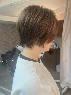 エミヲ 石川町(emiwo) emiwo秋成 『ショートカット』