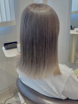 ケリーアン 太田(kelly.un) グラデーショングレーカラー / 透明感シルバーカラー / 群馬太田