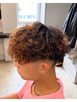 ライズ 渋谷店(RISE)&nbsp;刈り上げフェードスペインカールスパイラル波巻きパーマ