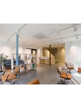 Battaでは各分野の悩みを解決するスタイリストが在籍◎プライベート空間であなたの悩みを解消します☆