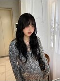 黒髪スタイルにロングレイヤー
