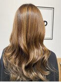 細めハイライトで立体感たっぷりカラー