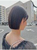 春の大人可愛いミニボブ◎前下がり×艶髪ベージュ