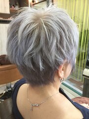 ☆いくつになっても攻める女性は素敵ヘアー☆