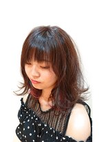 サロン ド ビューティー ラ デュース&nbsp;チラ見せインナーカラー　レッド