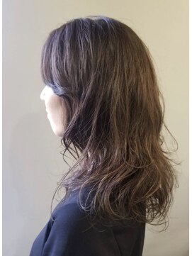 ココリュビ(COCO RUBIS) フェミニンなカールスタイル