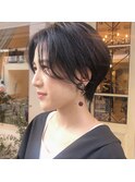 "黒髪束感奥行ショート"ayumi