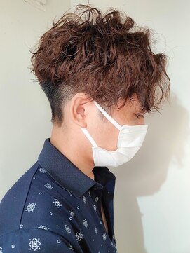 コロ(COLO) 【COLO 吉祥寺】 メンズカット 波打ちブラウンセンターパート