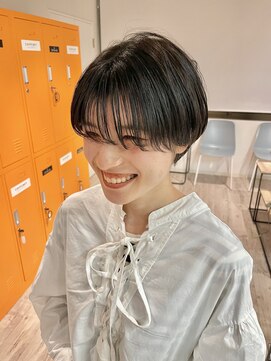 コワファーストナガサキシャンプーボーイ(COIFF1RST NAGASAKI SHAMPOO BOY) 大人可愛い20代30代40代黒髪前下がりショートボブ丸みショート◎