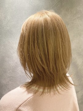 ヤヨイブレインズフェアリー(YAYOI BRAINS fairy) ウルフカット×ミルクティーベージュ