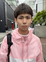 ロイ 南青山 表参道(ROI)&nbsp;メンズニュアンスパーマセンターパート黒髪スパイラルパーマ