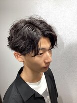 グランツ(Glanz)&nbsp;センターパート緩めのツイストスパイラル