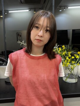コラン 中目黒(collan) バング長め顔まわりレイヤーミディアムレイヤーヘア