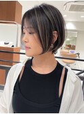 ハイライト白髪ぼかしダブルカラーインナーカラーショートボブ