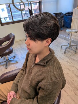 コワファーストナガサキシャンプーボーイ(COIFF1RST NAGASAKI SHAMPOO BOY) センターパート×ニュアンスパーマ