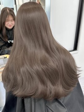 ロング　ケアブリーチ　ミルクティーベージュ　顔まわり　10代