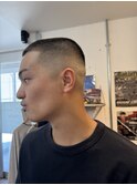 スキンフェードバズカットスタイル