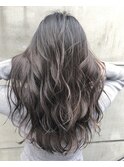 無造作カールロングヘア_丸みショートグラデーションカラー北間