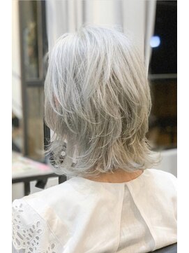 ニル(NiL) NIL ホワイトカラー