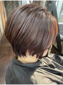 丸みショート　ツヤ感ピンクブラウンカラー　小顔ショートボブ