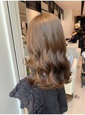 ミディアム巻き髪ヘアアレンジ艶カラー顔まわりカット
