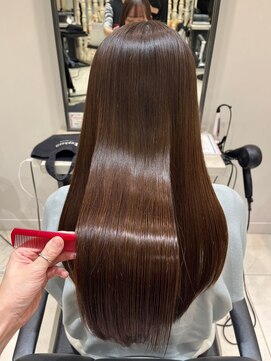 ユーフォリア 銀座本店(Euphoria) しおん　ストレート　縮毛矯正　髪質改善　ブラウン　ロングヘア