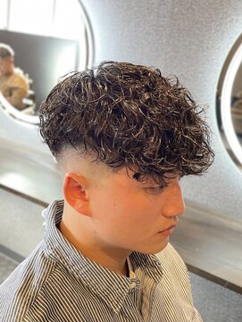 ワールドシップモトマチ(WORLD SHIP MOTOMACHI) 外国人風スペインカール